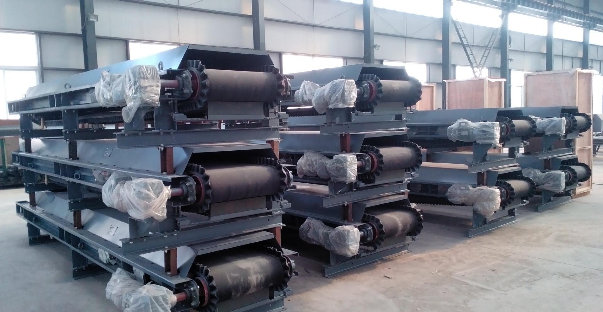 给料机235.jpg 给料机235.jpg